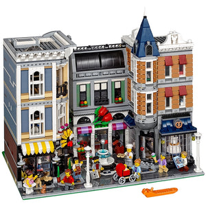 10255 LEGO® Assembly Square